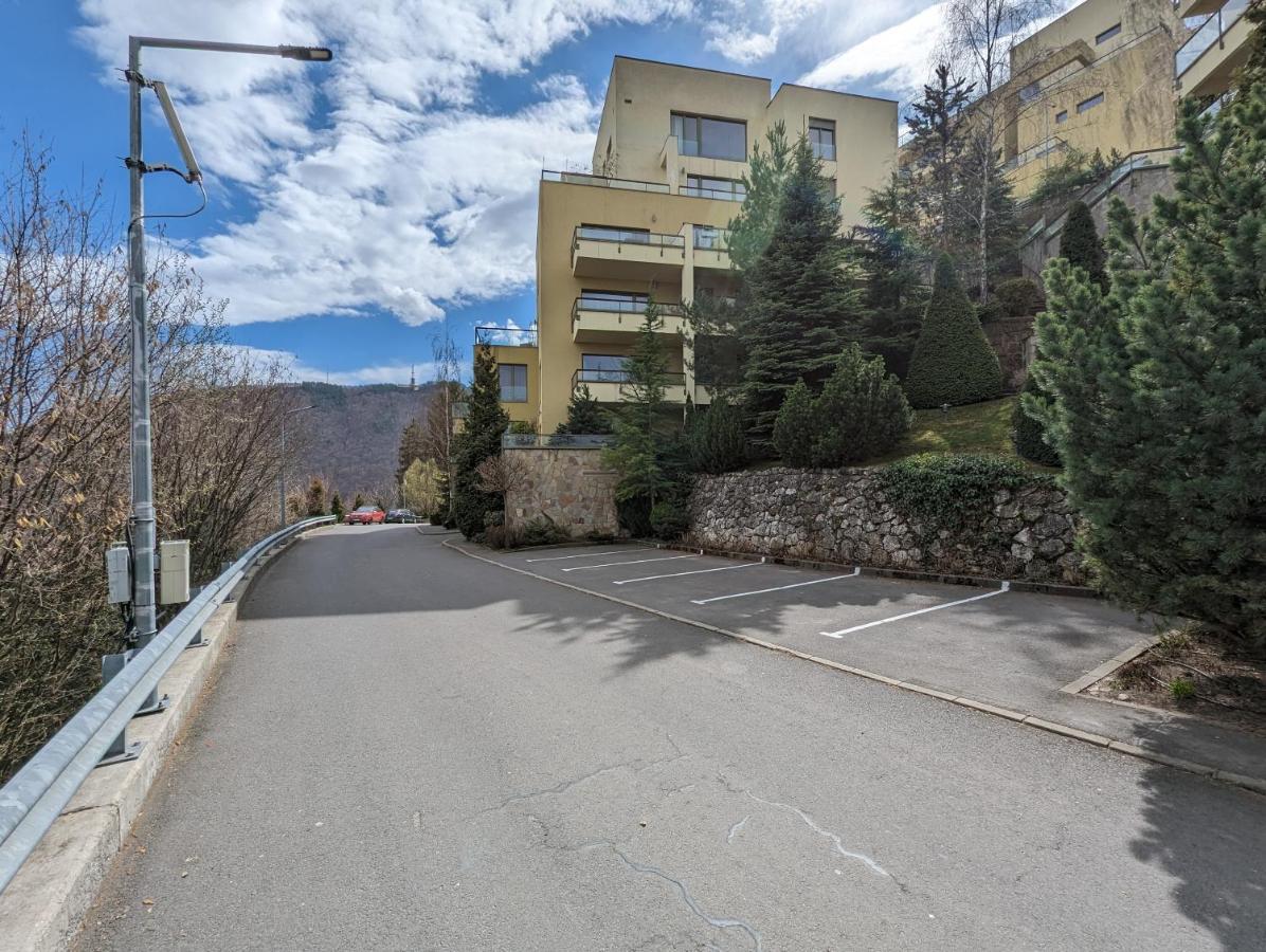 14 Apartment *